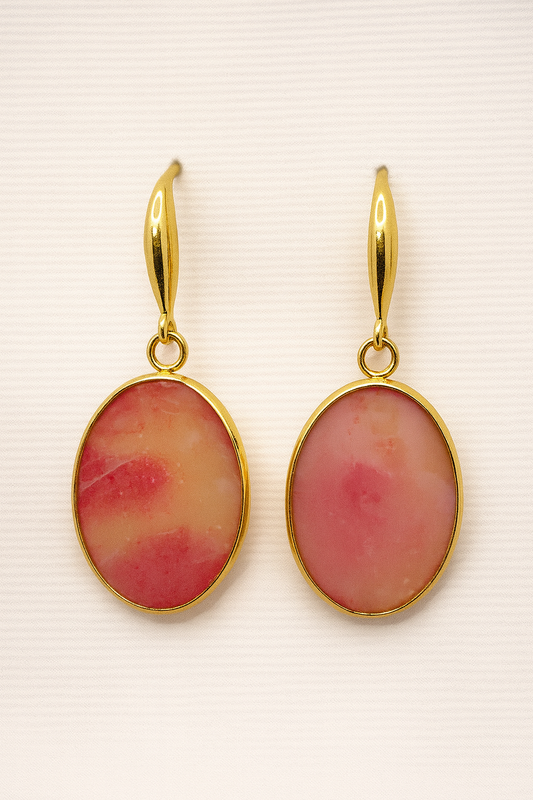 Strawberries & Cream Hour